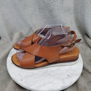 Bertuchi Shoes Womens Size 8/5 Brown Leather Criss Cross Strap Sandals